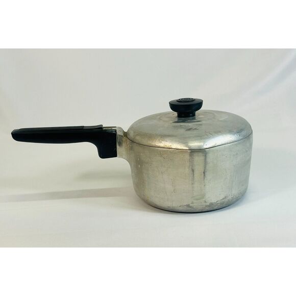 Vintage Wagner Ware Sidney -O- Magnalite Double Spout 2 QT Sauce Pot W/Lid 4682M - Picture 1 of 7